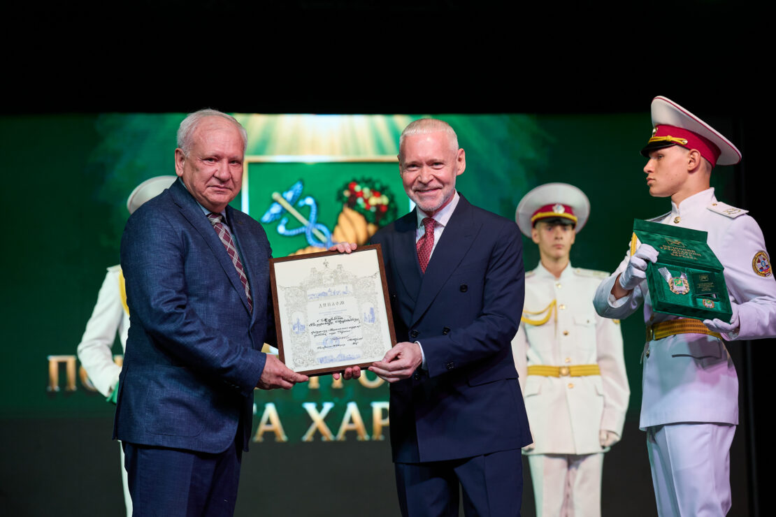 Представники влади на церемонії