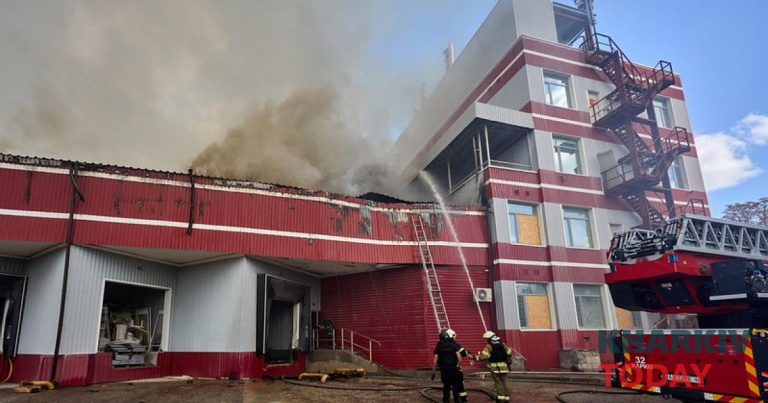 У Харкові ліквідували пожежу на складі видавництва