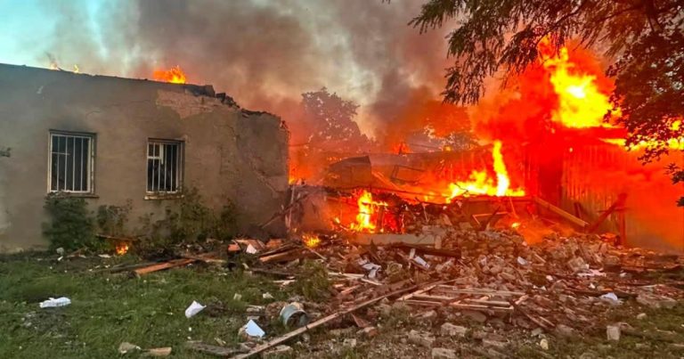 Внаслідок російських обстрілів підприємств на Харківщині загинула людина