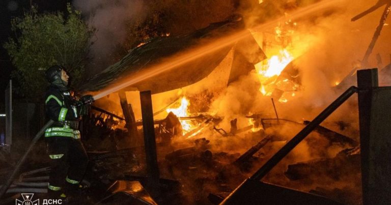 Росіяни здійснили нічну атаку на район Харкова