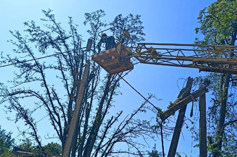 Подачу електроенергії в Ізюмі відновлено після обстрілу