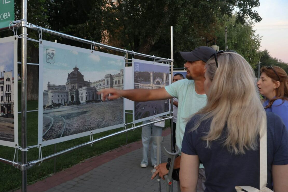 Учасники заходу на екскурсії