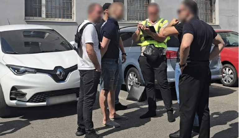 У Харкові молодик запропонував гроші, щоб уникнути розшуку ТЦК
