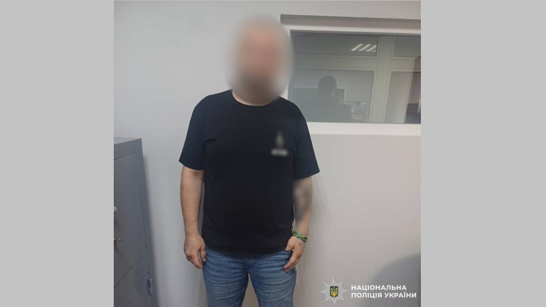 У Індустріальному районі поліція затримала чоловіка, який відкрив вогонь на ринку