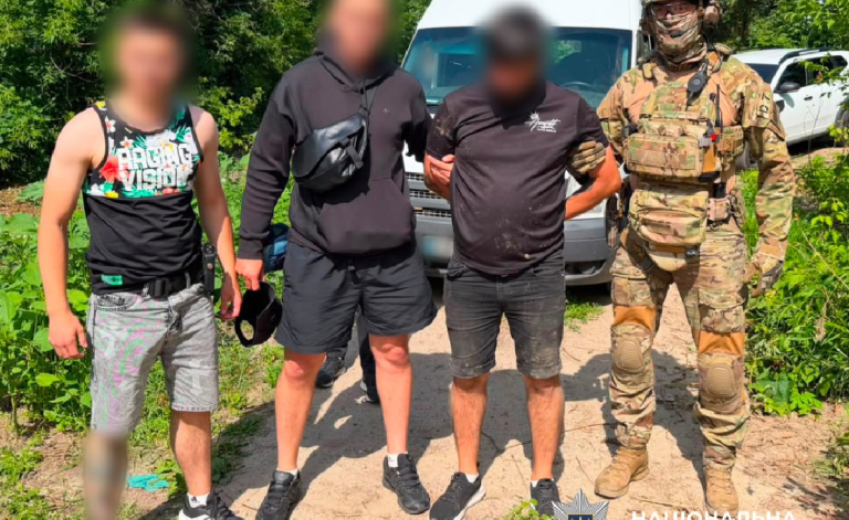 У Харкові затримали чоловіка за незаконний збут зброї й боєприпасів
