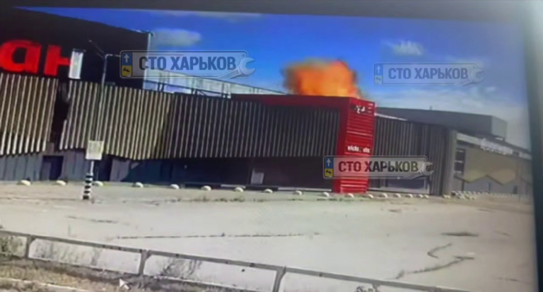 У Харкові два райони зазнали ворожих ударів