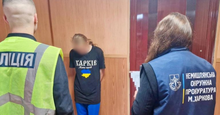 У Харкові брат із сестрою підпалювали авто за замовлення