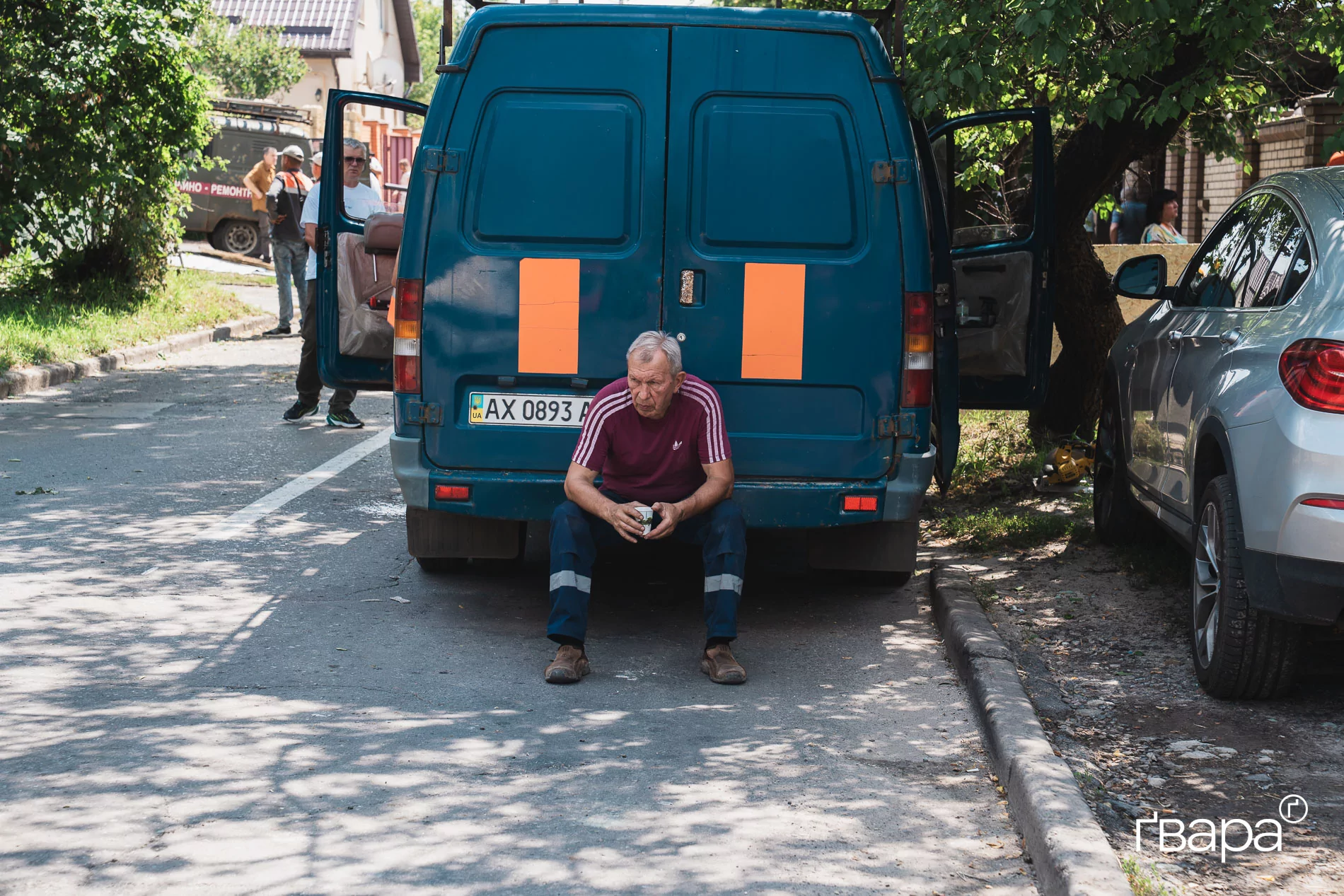 Чоловіка поблизу місця влучання у Холодногірському районі Харкова