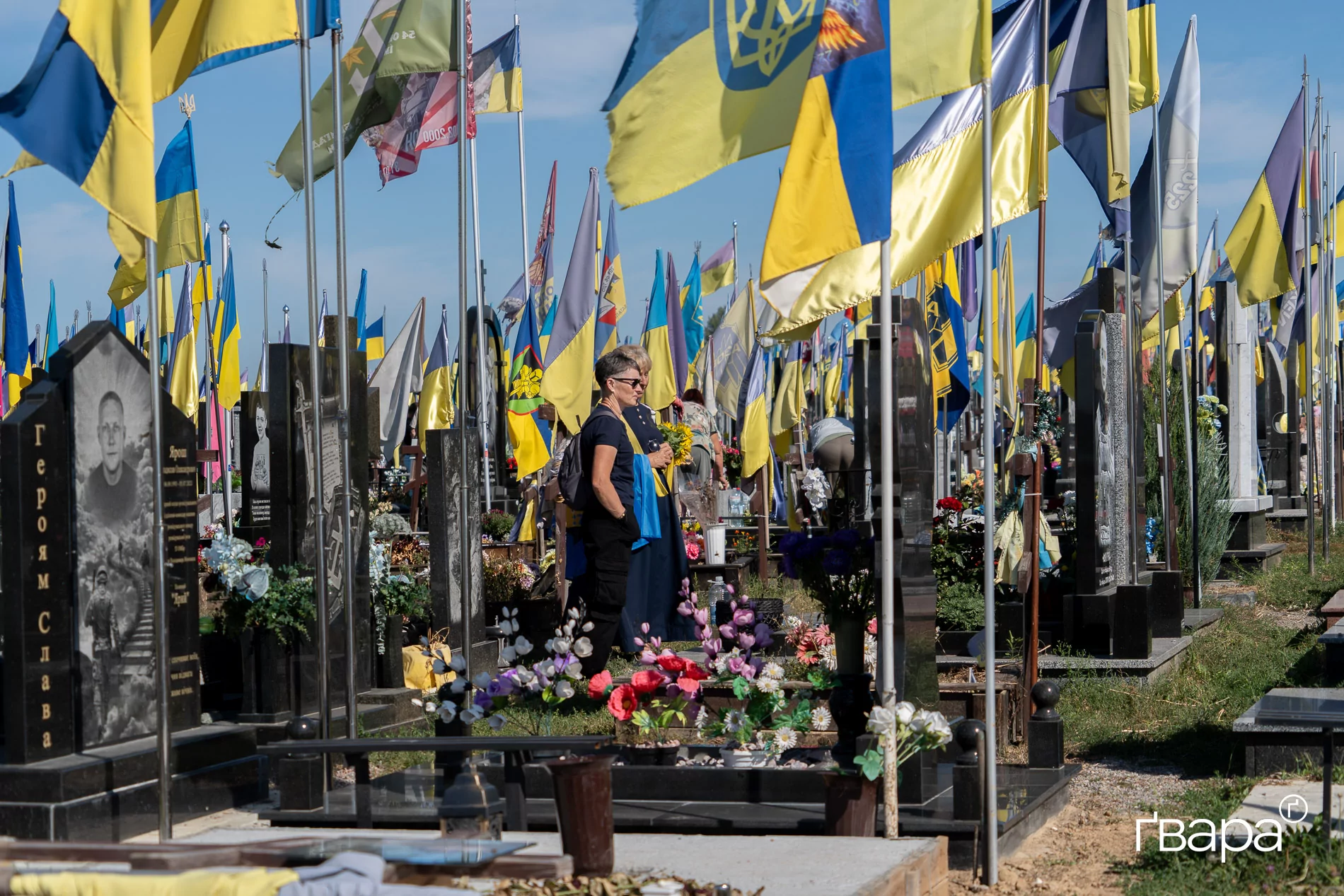 зображення до посту: У Харкові пройшов автопробіг до Дня памʼяті загиблих захисників та захисниць — фото
