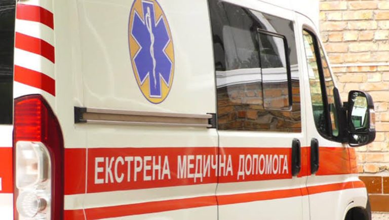 Нетверезий чоловік у Харкові напав на бригаду медиків