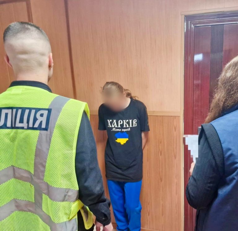 У Харкові 17-річній підлітку оголосили підозру у підпалах автомобілів на понад 1,5 млн грн