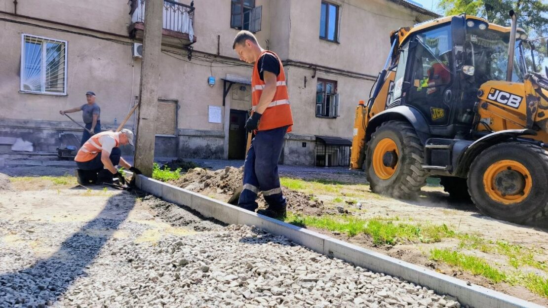 У Харкові упорядковують вулично-дорожню мережу (фото)