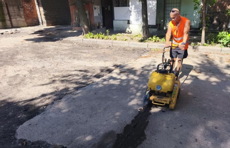 У Харкові приводять до ладу мережу вулиць і доріг (фото)