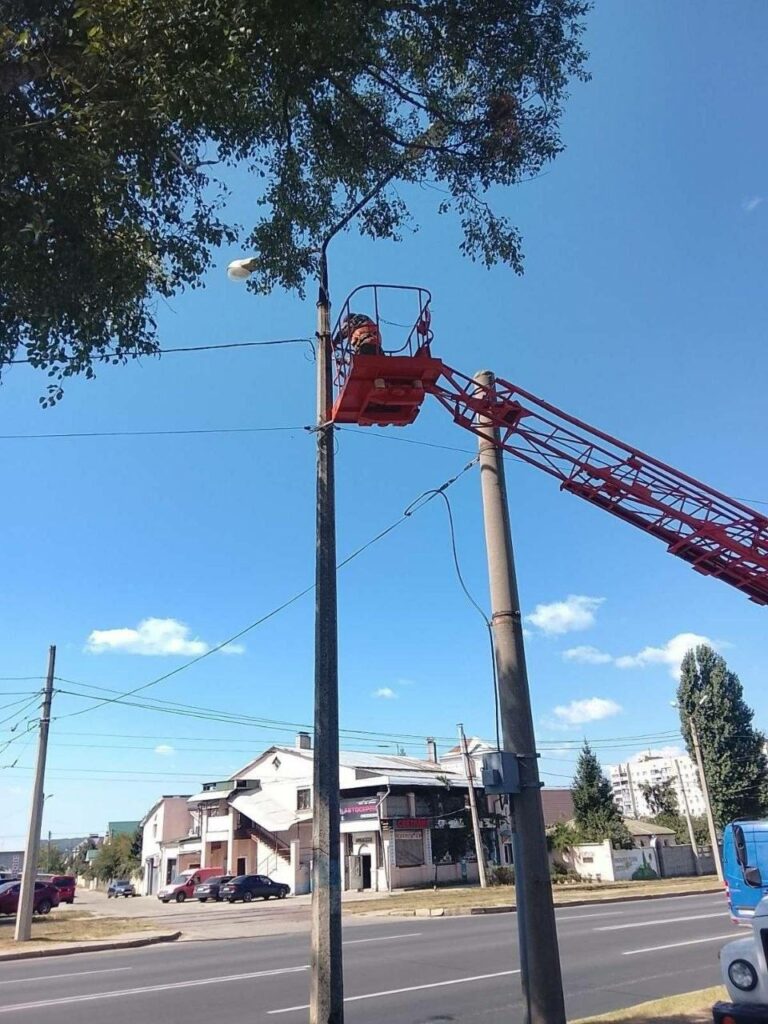 Монтаж та заміна світильників у місті