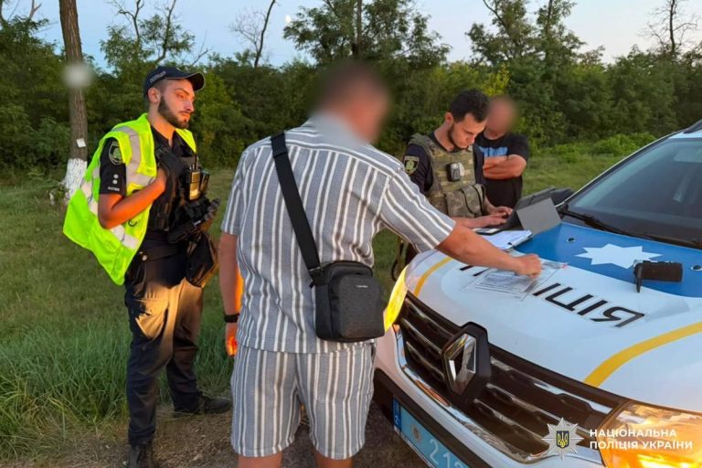 У Харкові затримали чоловіка, який видавав себе за прокурора