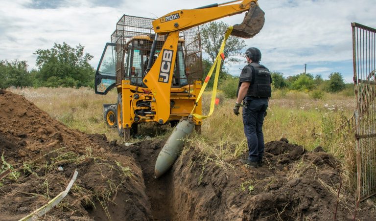 Сапери ДСНС у Харківській області вилучили дві авіабомби вагою по 500 кг