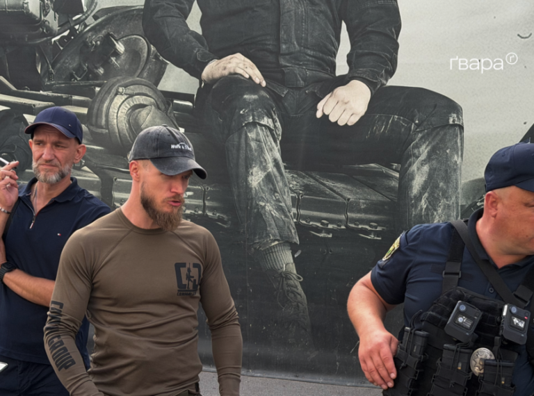 У Харкові екскомбат 47 ОМБр Ширшин заявив, що поліцейські підкинули йому наркотики і «чітко сказали, куди подивитись і що відкрити»