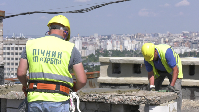 У Харкові розпочали ремонт вентиляційних каналів на дахах багатоповерхівок — «Інфосіті»