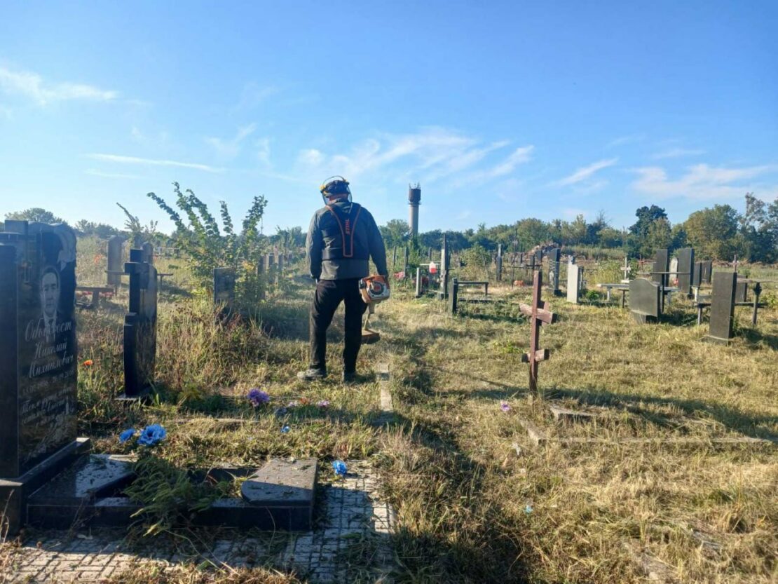 Упорядкування алеї на кладовищі