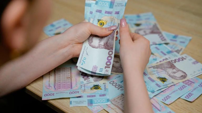 Дата зарплати і дата платежу: коли графік лише здається простим