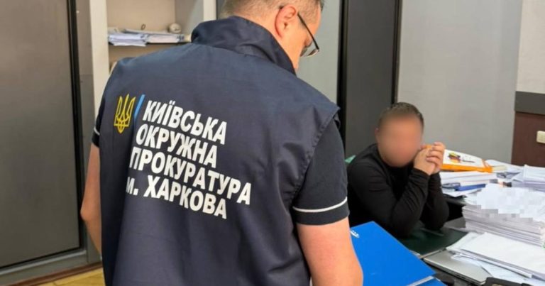 Харківський таксист наживався на платних вивозах військовослужбовців із частин
