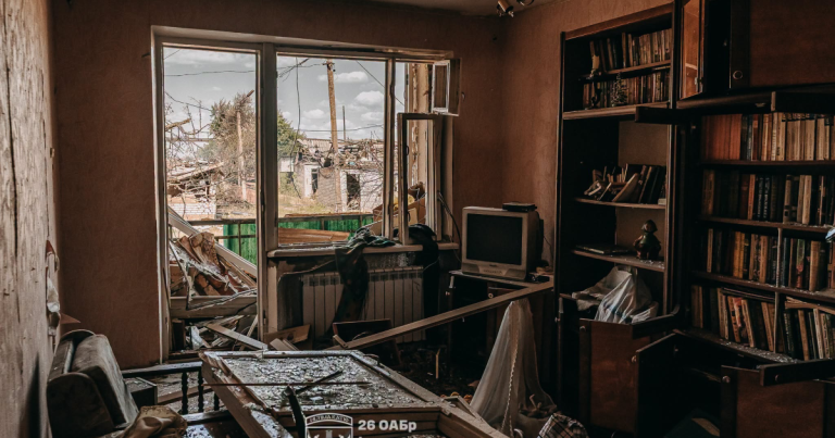 26-та артбригада оприлюднила кадри зруйнованого росіянами селища на Харківщині