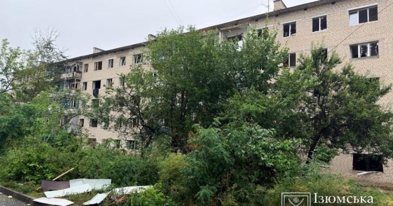 Обстріли спричинили часткове відключення світла, водопостачання та зв’язку в Ізюмі