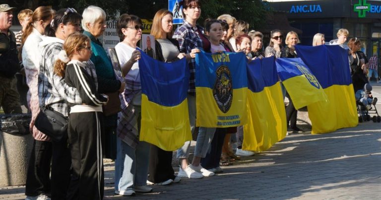 У харківській громаді провели акцію солідарності на підтримку полонених та зниклих безвісти