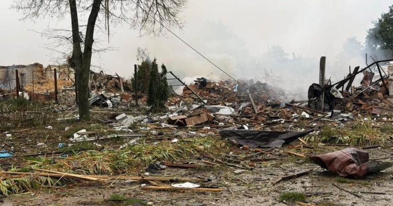 На Харківщині під обстріл потрапила база медиків швидкої допомоги