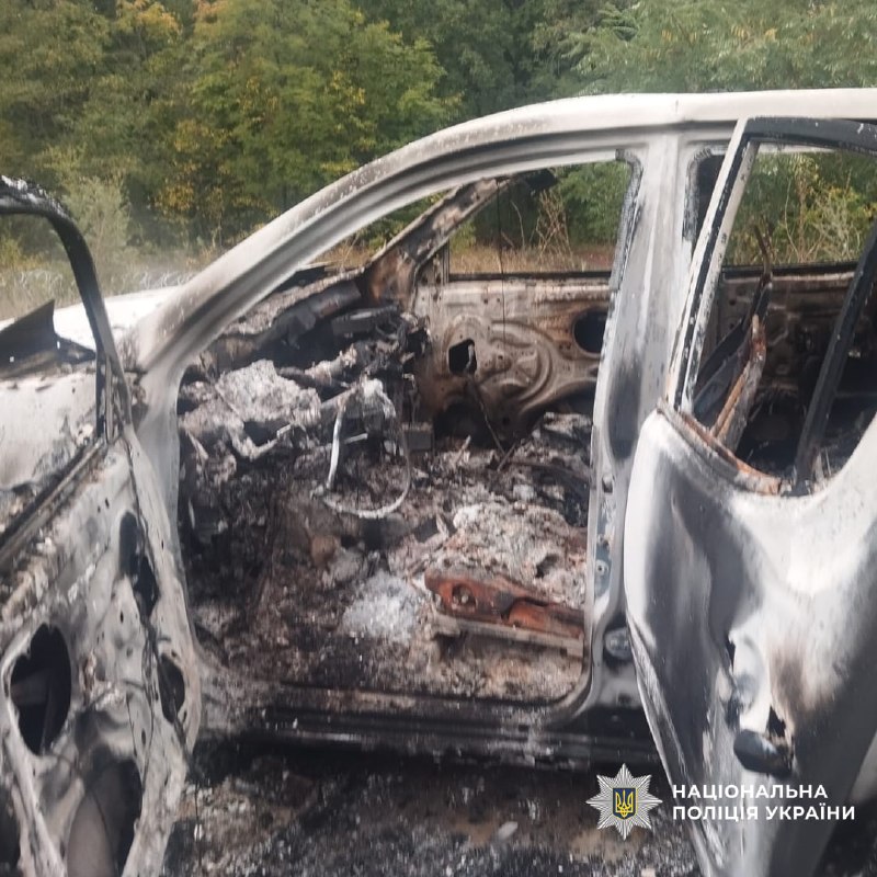 Пошкоджені будинки та автівки