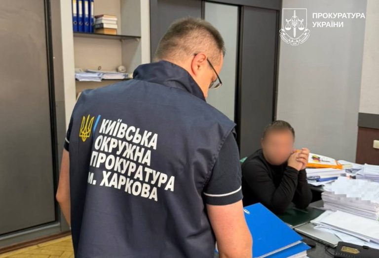 У Харкові до суду постане таксист, який вивіз військового з частини