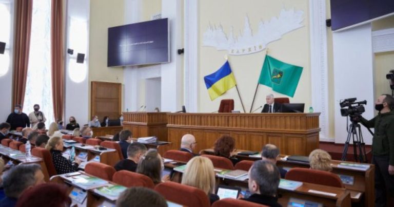 Членів Харківської міськради закликають повернутися до очних засідань
