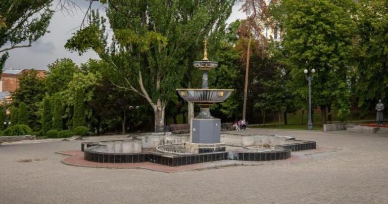 Фонтан у Харкові відправляють на реконструкцію