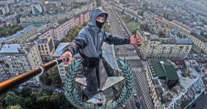 Харківський руфер підкорив шпилевий будинок