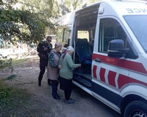 Пенсіонерку вивезли з лівого берега Осколу в Харківській області