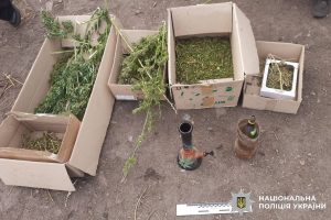 У Харківській області правоохоронці затримали підозрюваного у торгівлі наркотиками