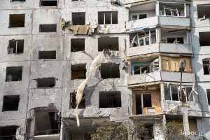 У Харкові ліквідують наслідки ворожої атаки — фоторепортаж