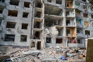У Харкові після удару — зруйнований під’їзд та понад 1000 вибитих вікон
