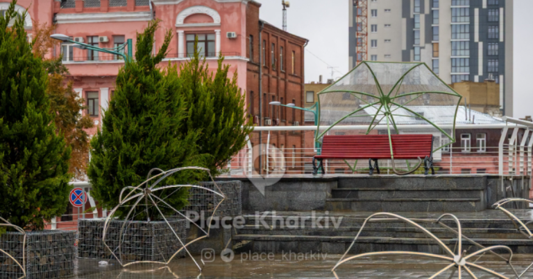 У центрі Харкова демонтували низку мистецьких інсталяцій