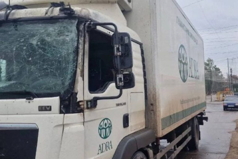 На Харківщині ворожий безпілотник атакував автомобіль із гуманітарною допомогою