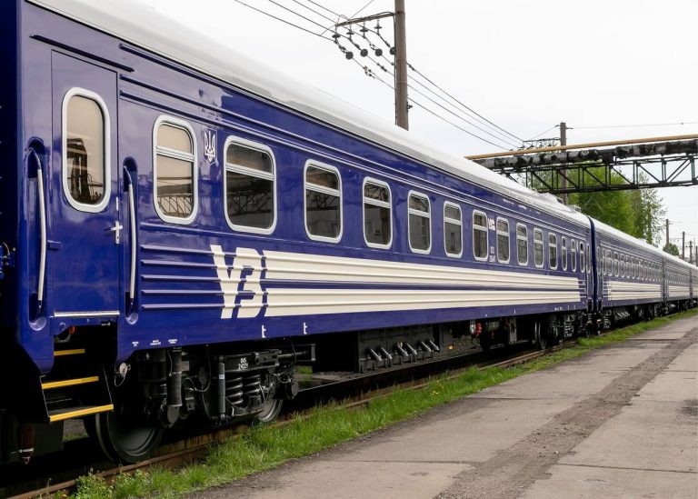 Укрзалізниця скасовує чотири рейси у напрямку Ізюма