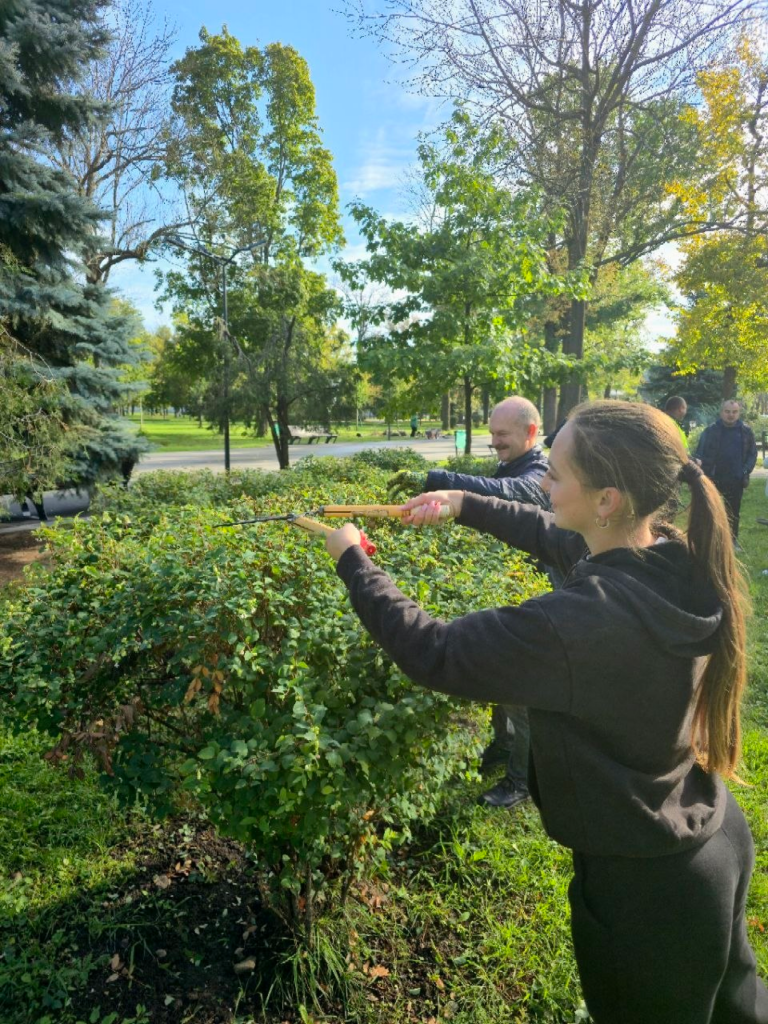 Сезонні роботи в Харкові: комунальники на вулицях (фото)