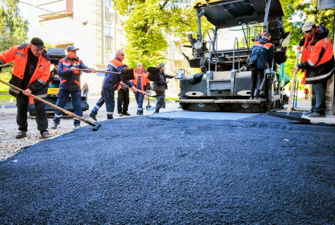 Асфальтування внутрішньоквартальних проїздів