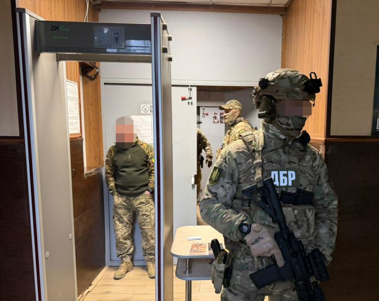 ДБР передає до суду шістьох військових ТЦК за знущання над цивільними в Харкові