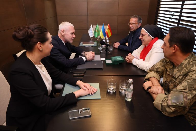 Терехов у Києві: відновлюють житло та транспорт, Харків заручився підтримкою міжнародних партнерів