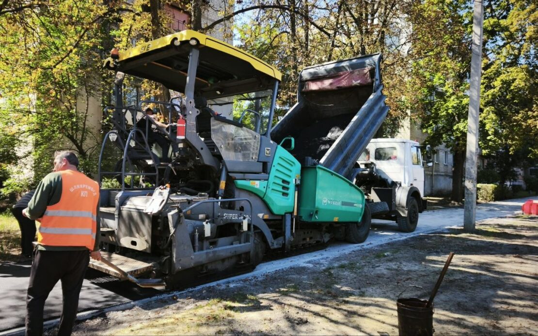 Роботи на вулиці Бригади Хартія — фото