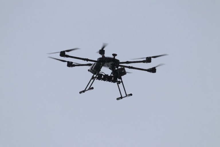 На Харківщині чоловік загинув від удару FPV, сховавшись біля зупинки