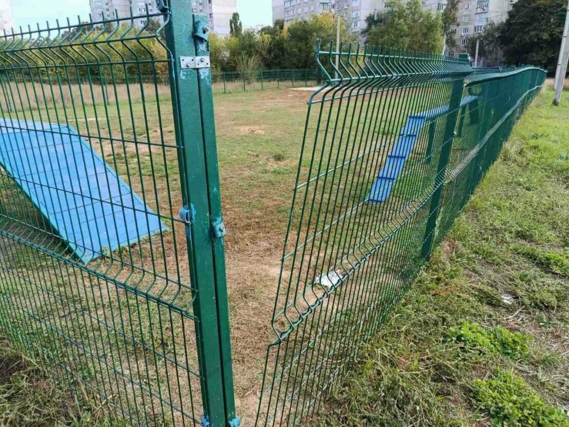 Роботи з укріплення стовпів та огорожі