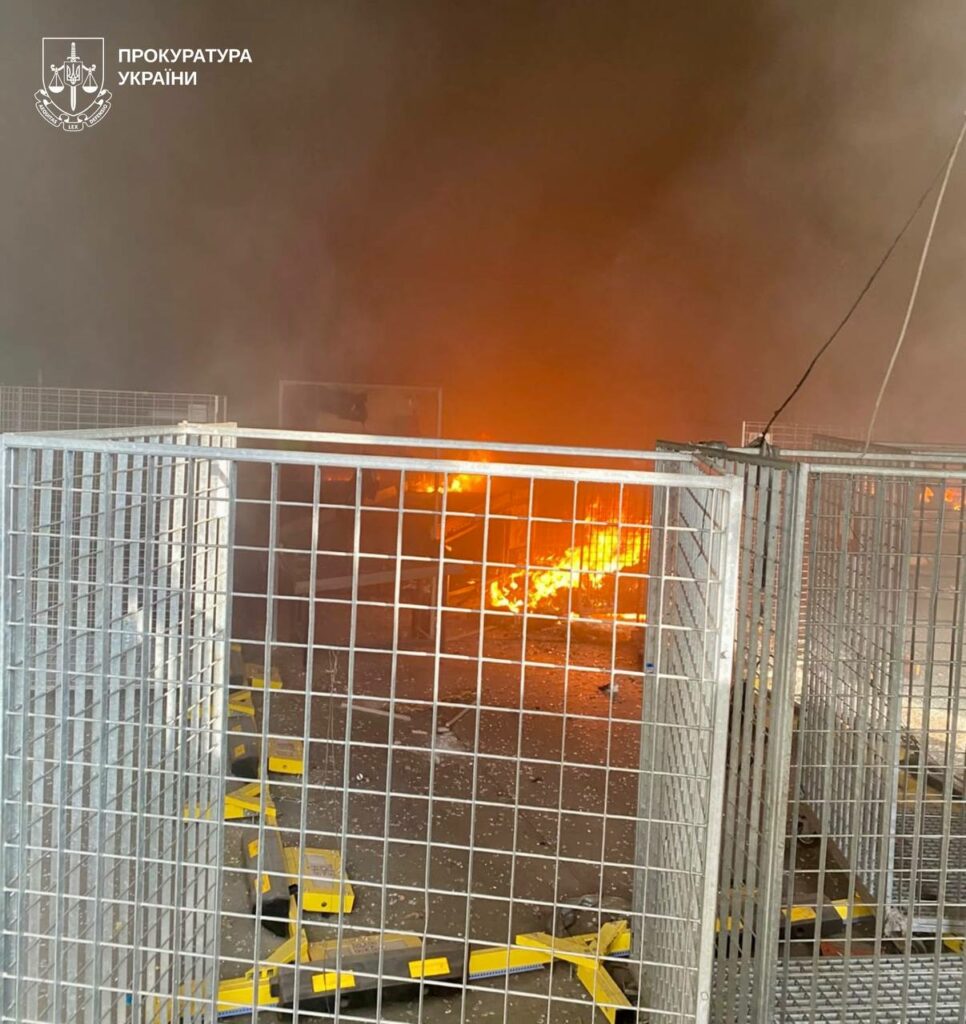 Наслідки обстрілу у Основ’янському районі