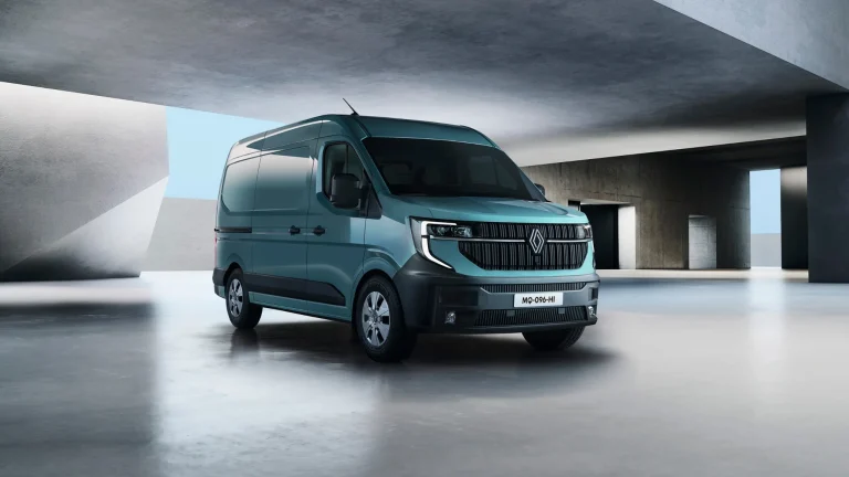 Новий RENAULT MASTER: оптимальний комерційний автомобіль для роботи